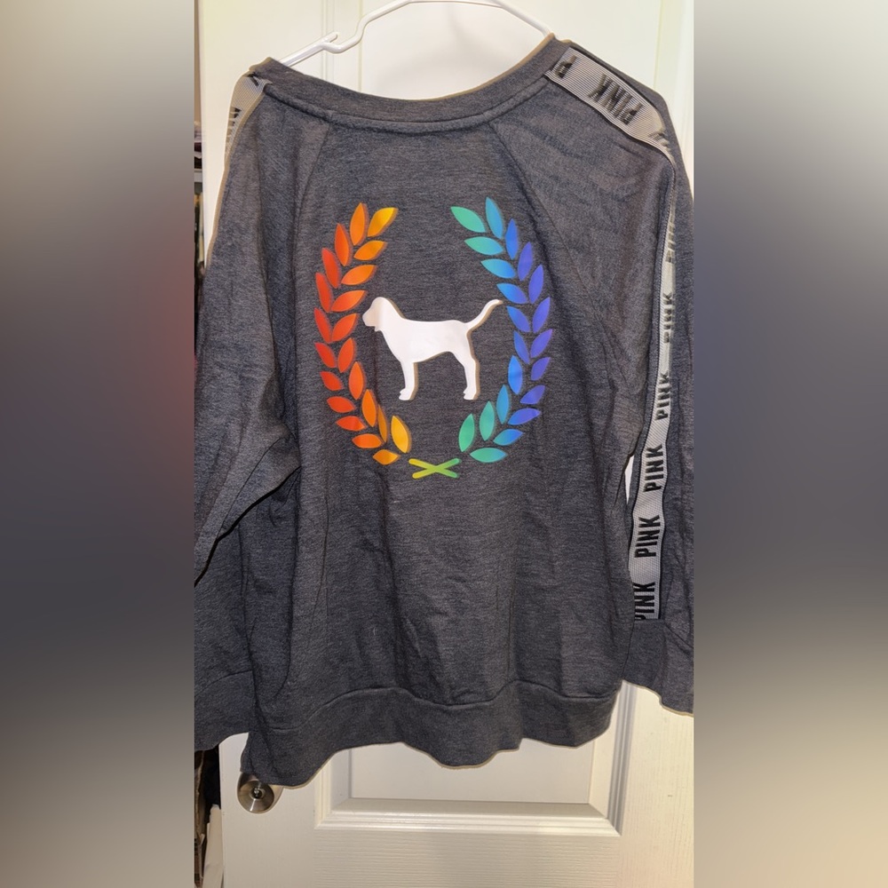 Vs pink crewneck